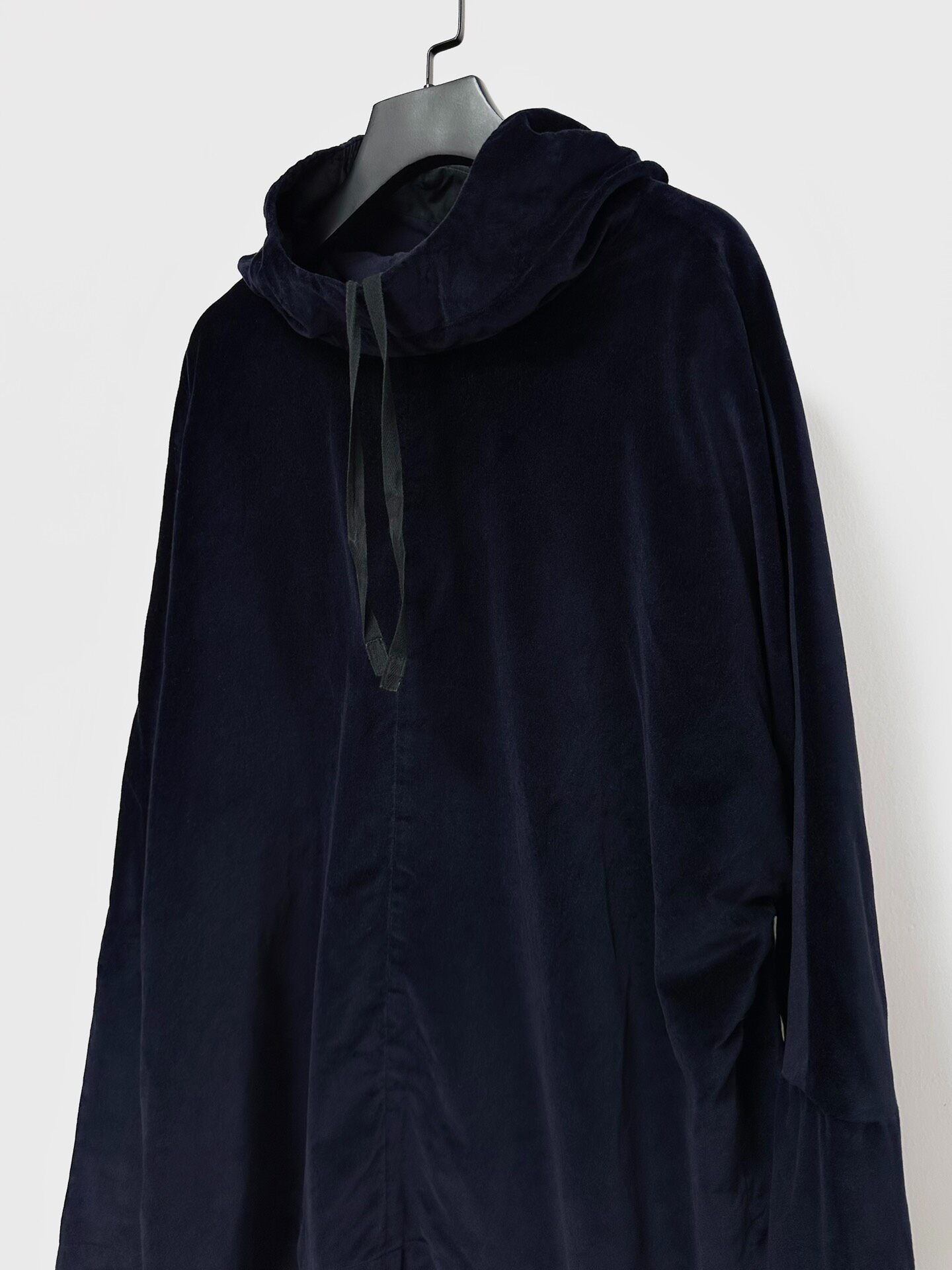 Casey Casey Blue Velvet Oversize Hooded Coat — detail