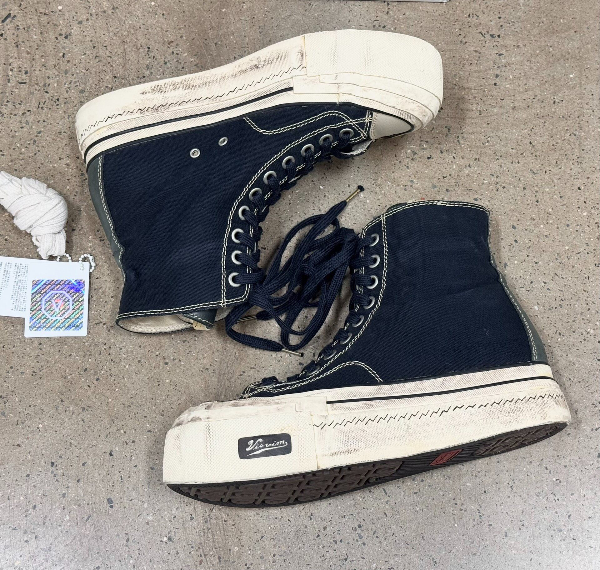 Visvim 20aw Skagway Hi Sneakers — label