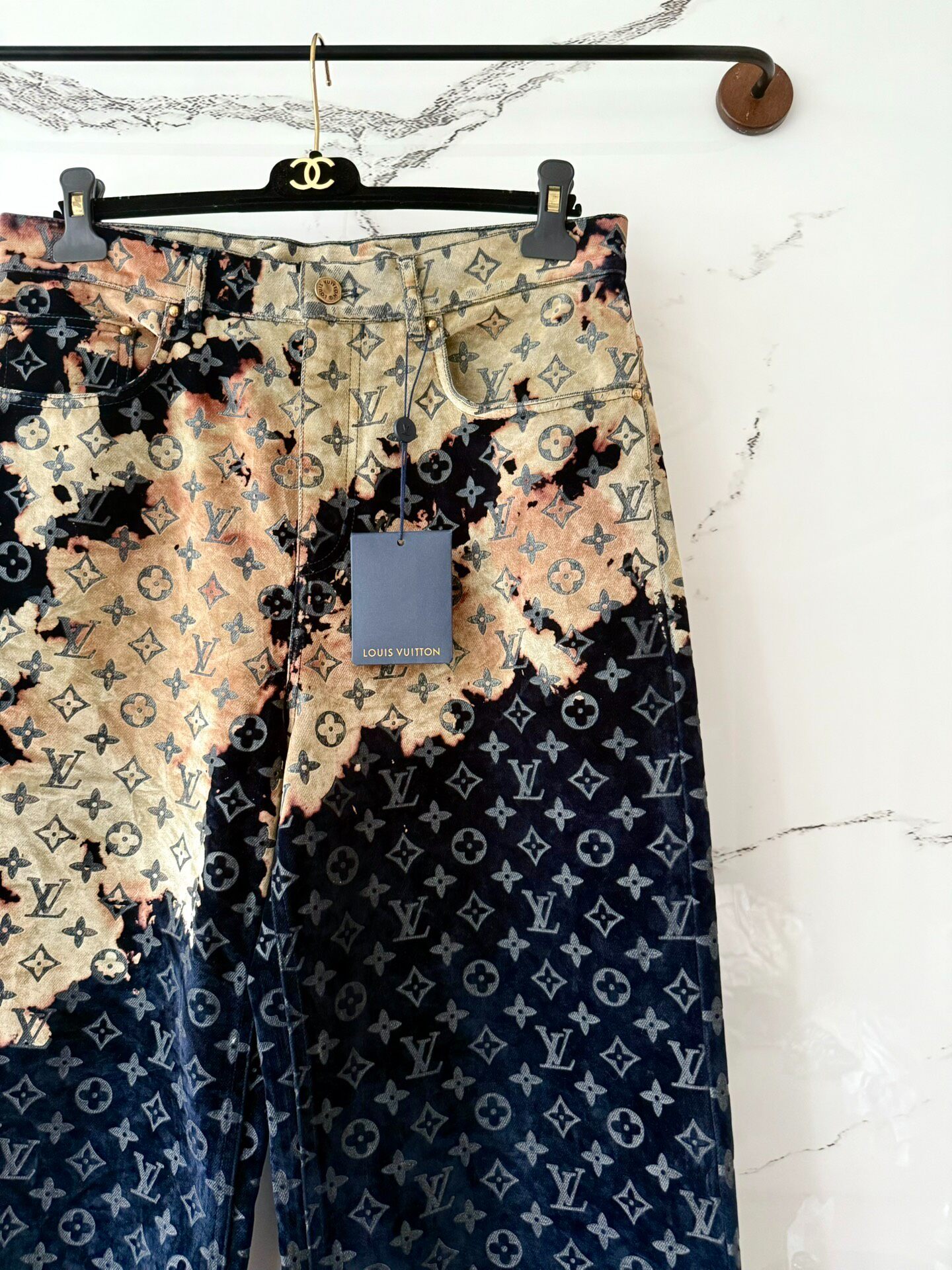 Louis Vuitton 24SS Burnt Cloud Jeans — front