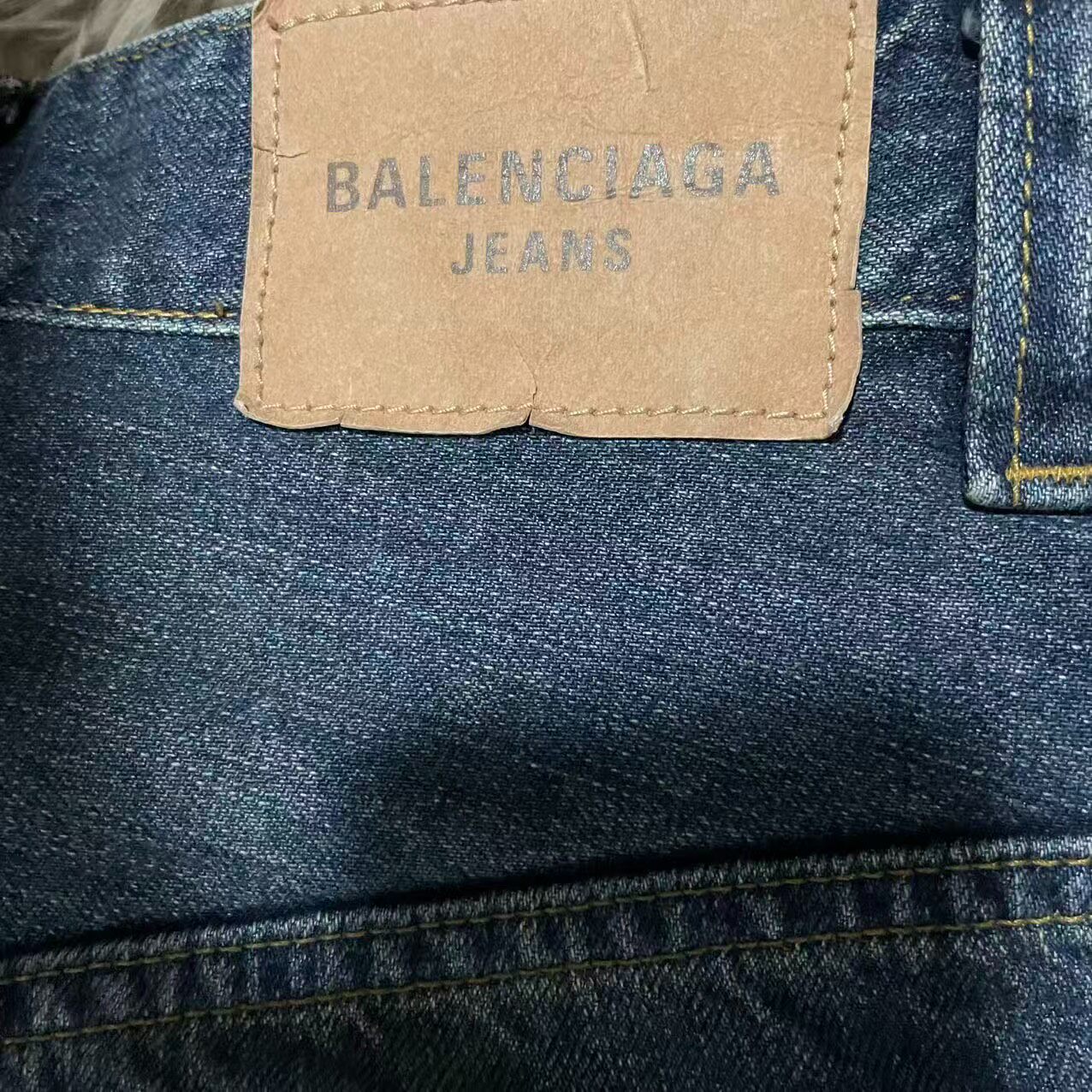 Balenciaga FE25low Baggy Jeans — label