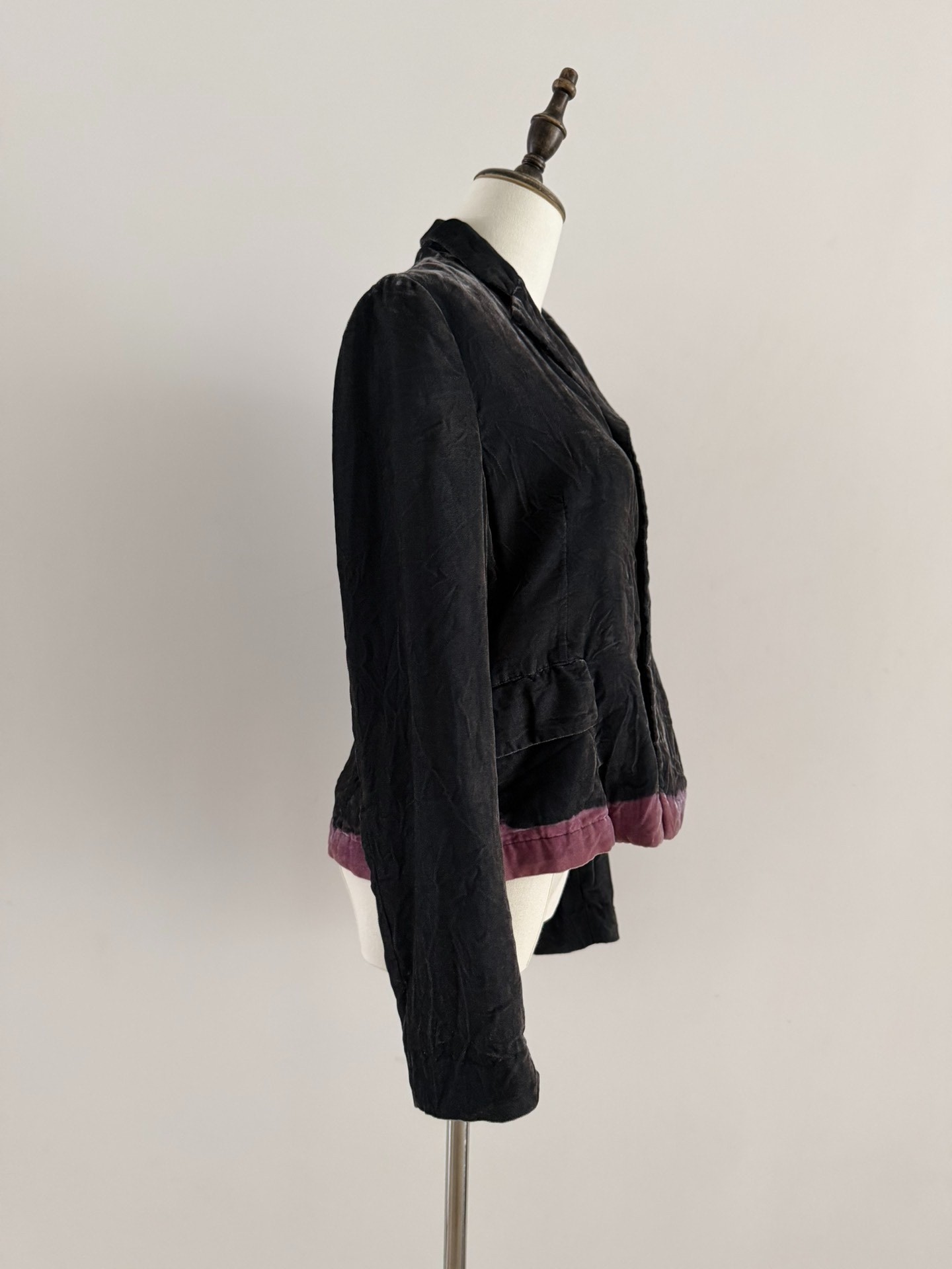 Comme Des Garcons Crinkled Velvet Blazer — detail