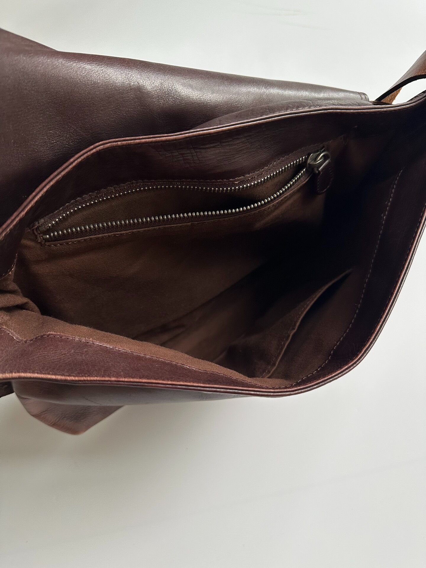 Dries Van Noten Vintage Leather Crossbody Bag — detail