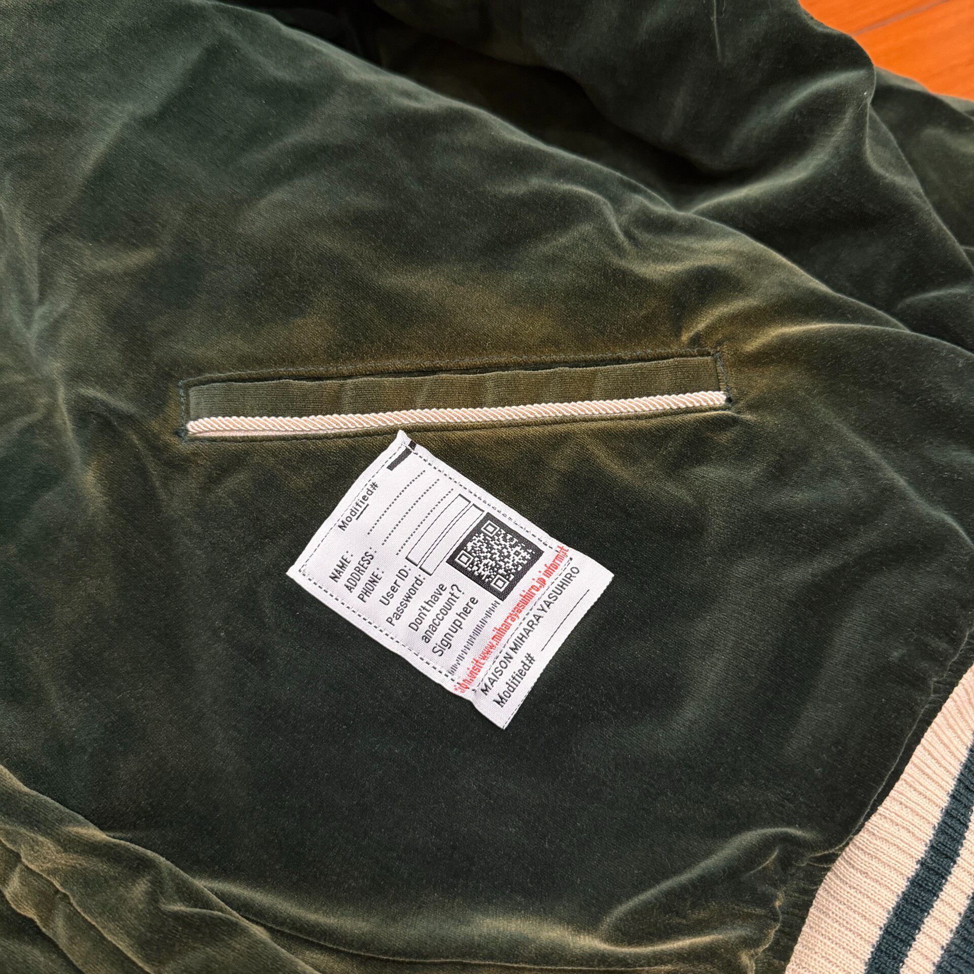 Maison Mihara Yasuhiro Velvet Souvenir Jacket — detail