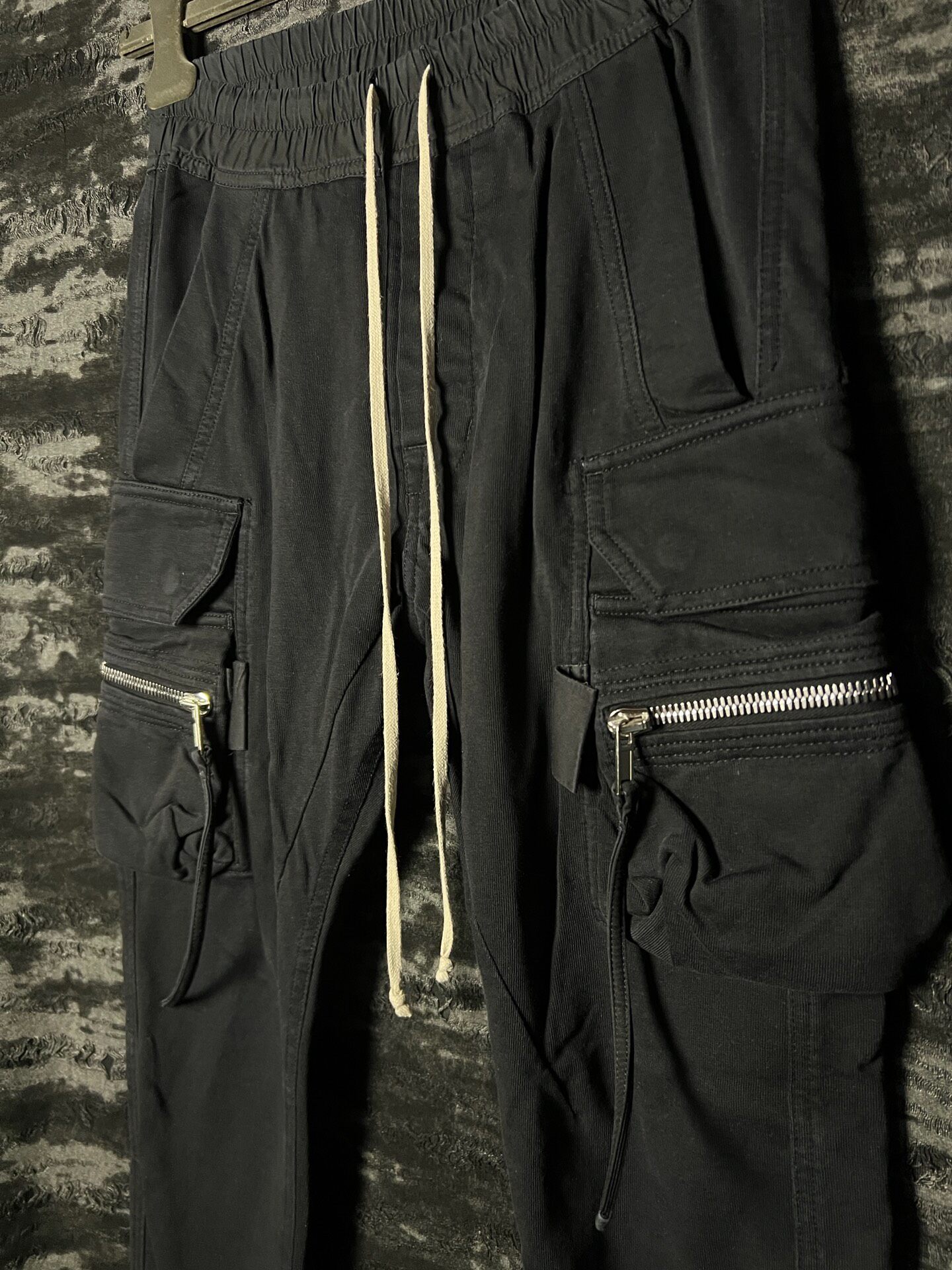 Rick Owens 18FW Multi-Pocket Cargo Pants — detail