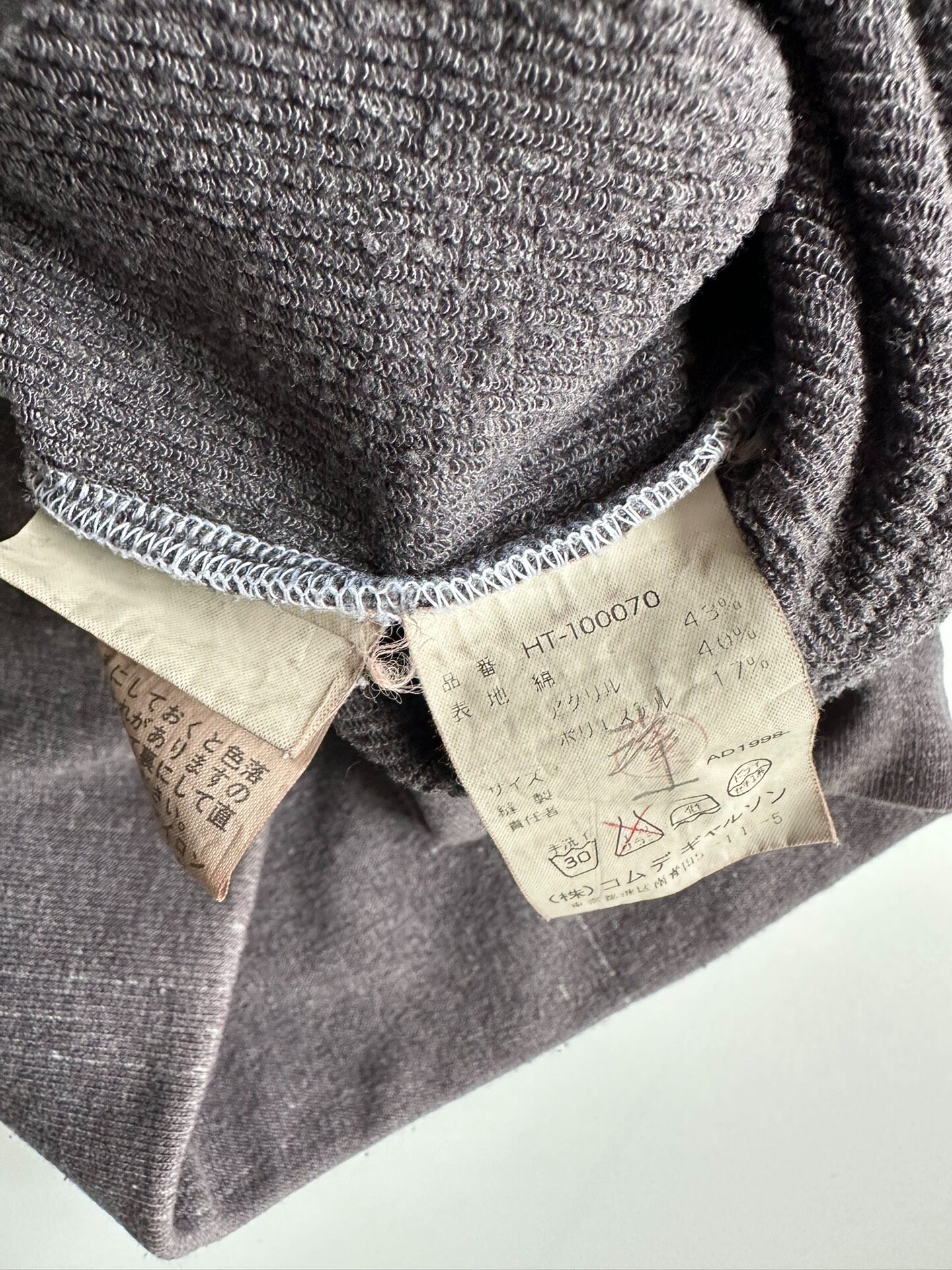 CDG HOMME 99AW Crewneck Sweatshirt — label