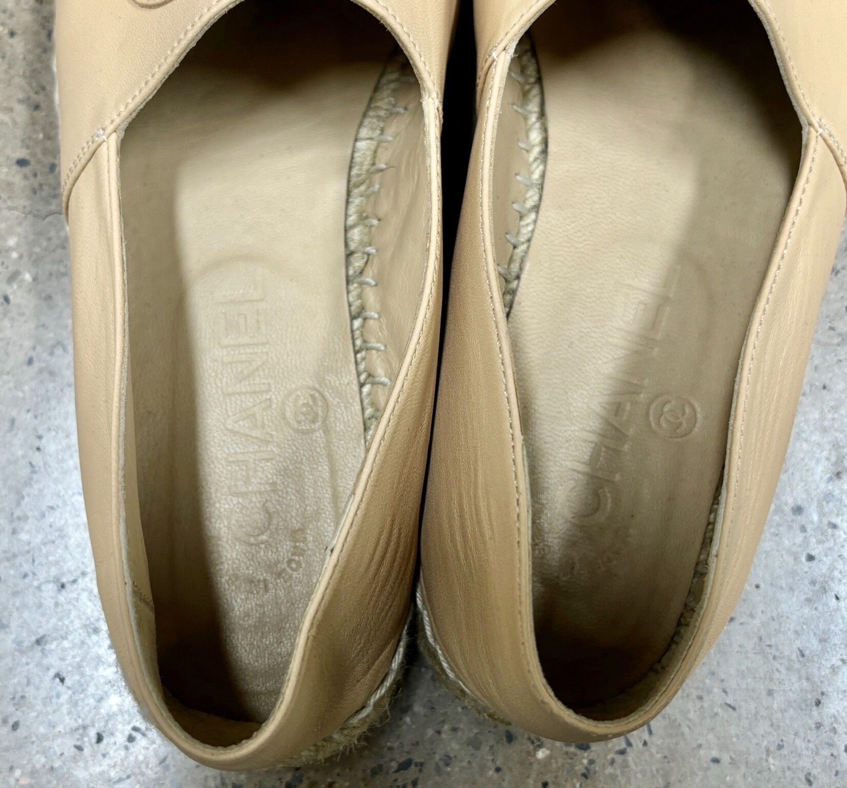 Chanel Beige-Black Espadrille Shoes — label
