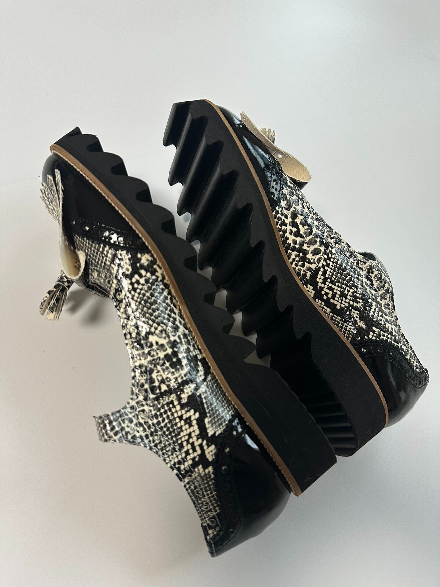 Comme des Garçons Tricot Snake Mary Jane Shoes — detail