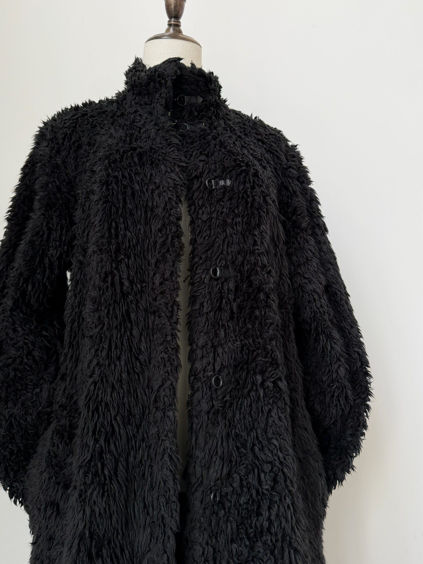Undercover 2006 Guruguru Fur Coat — label