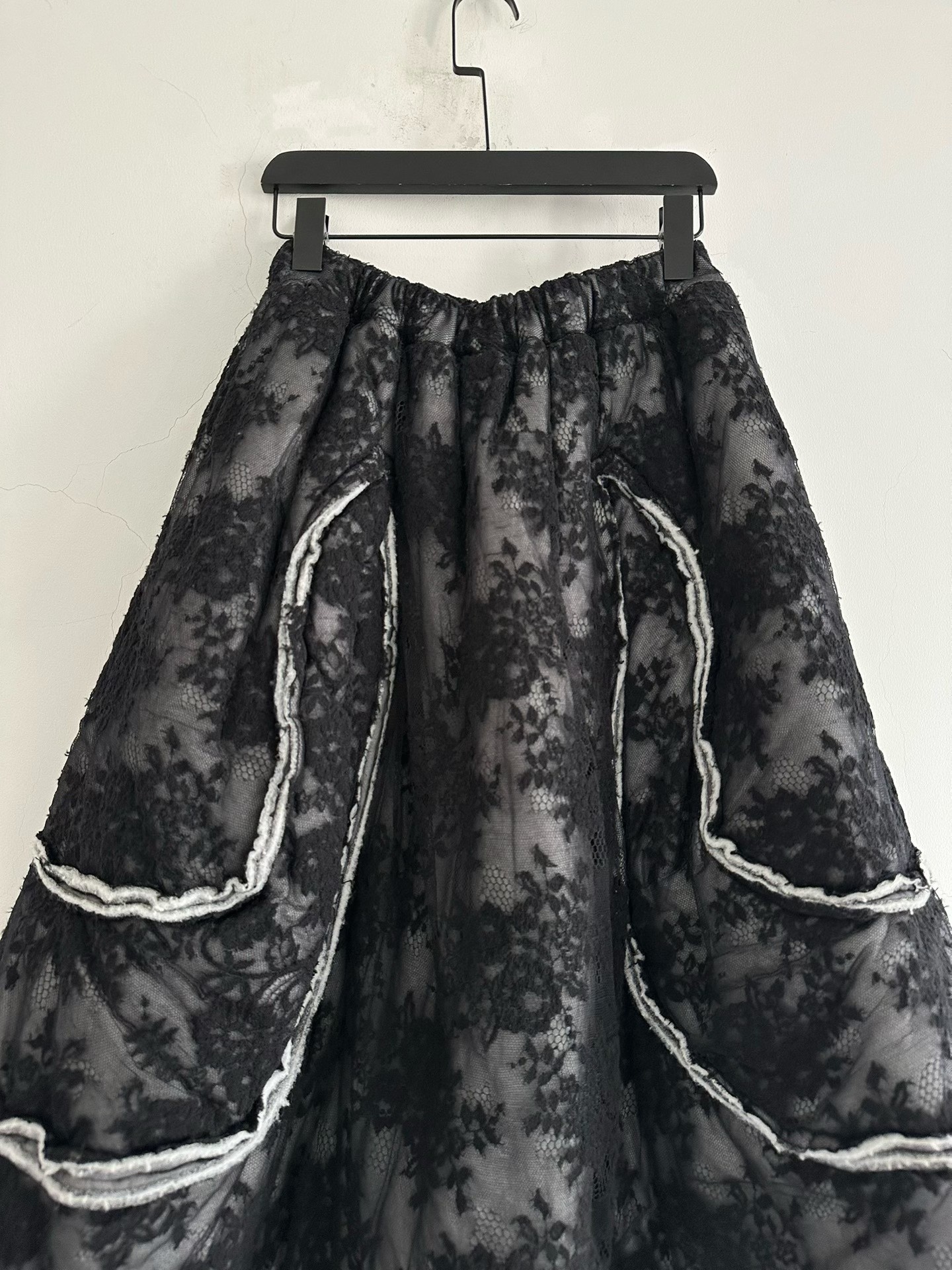 Comme des Garcons Lace Padded Skirt — detail